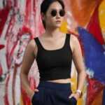 BERLIN SCOOP NECK BLACK