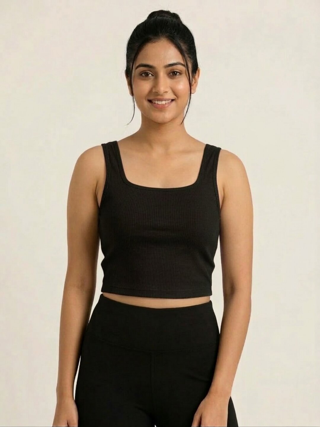 Berlin model 30 black BERLIN SCOOP NECK BLACK - Image 1