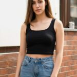 BERLIN SCOOP NECK BLACK