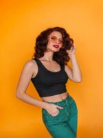 BERLIN SCOOP NECK BLACK